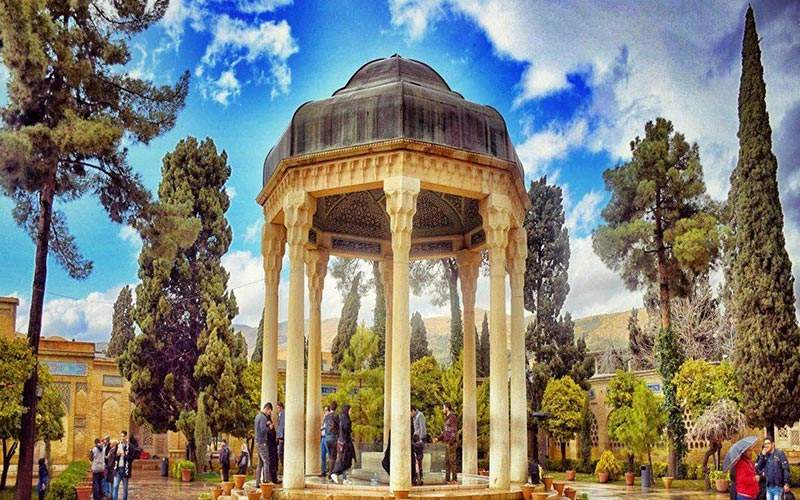 آشنایی با بهترین فرصت ها برای رزرو تور شیراز در بهار 1403