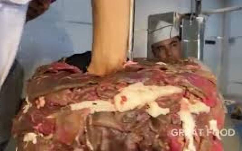 پخت شاورما با 150 کیلو گوشت در ازبکستان