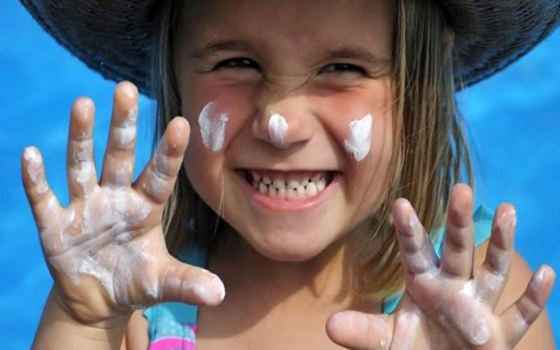 آیا کرم ضد آفتاب برای کودکان مناسب است؟