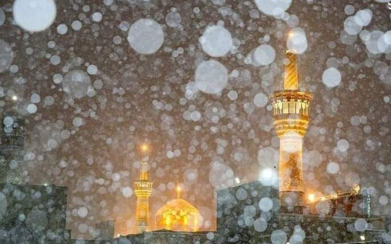 بارش شدید باران هنگام تدفین رئیسی در مشهد