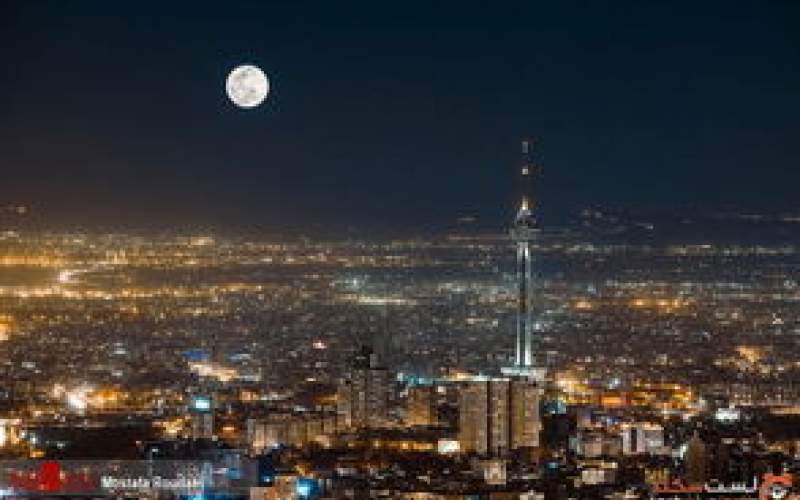 رویت یک شی شبیه به سفینه در آسمان تهران!