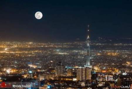 رویت یک شی شبیه به سفینه در آسمان تهران!