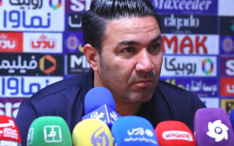 نکونام:پرسپولیس با گل آفساید و ناحق قهرمان شد