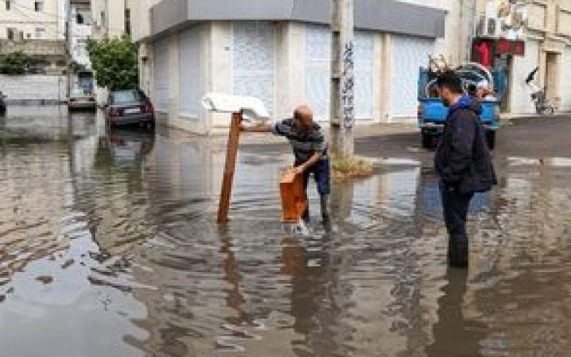 بارش شدید باران مردم این شهر را گرفتار کرد