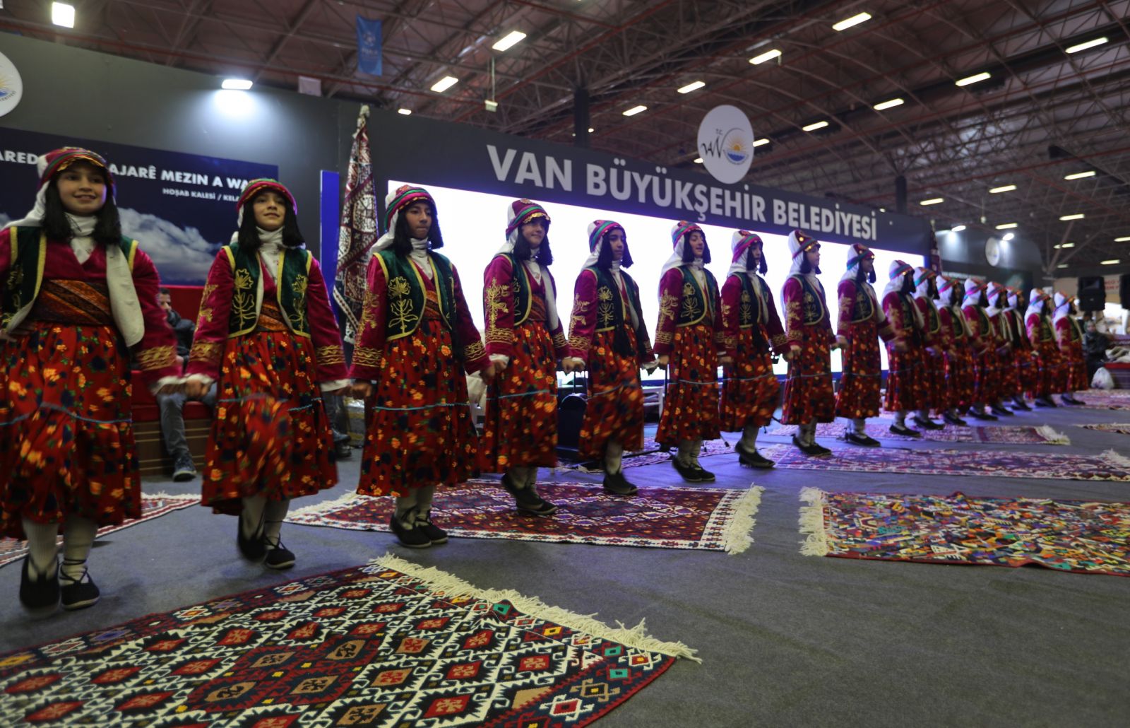 نمایشگاه تور وان