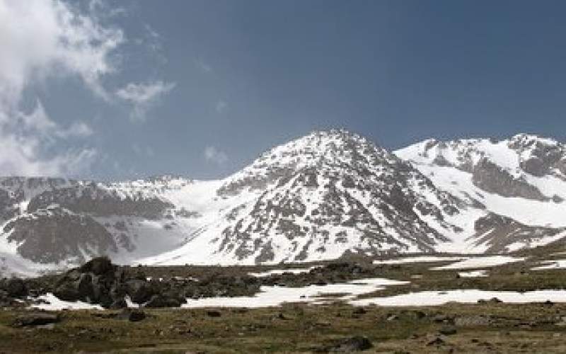 بارش برف در کوهستان سبلان لاهرود