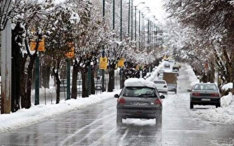 بارش زیبای برف هم‌اکنون در فرحزاد تهران