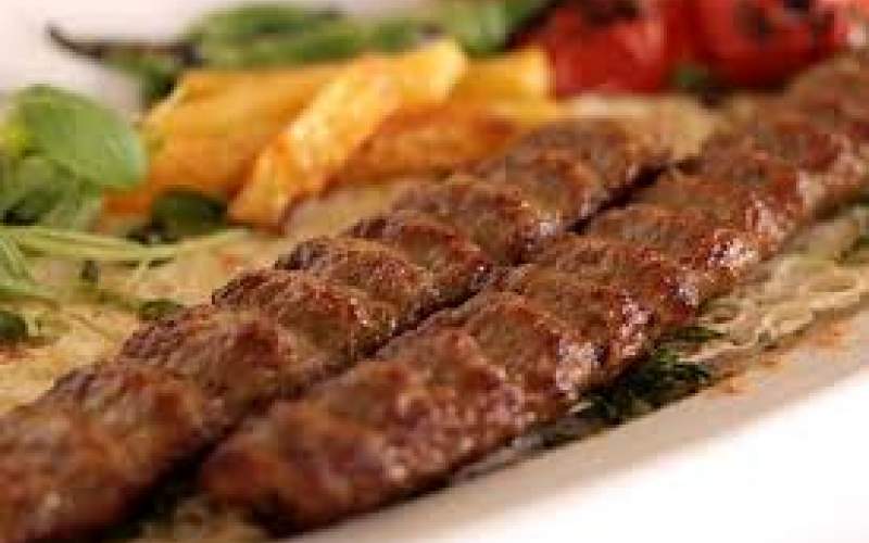 طرز تهیه کباب کوبیده ۵۰ هزار تومانی در رستوران‌ها