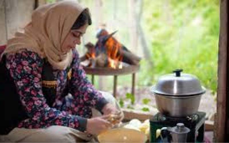 غذای روستایی در گیلان؛پخت کوکوسبزی بادکوبه