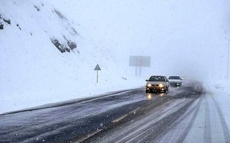 بارش برف و باران در جاده‌های ۹ استان کشور