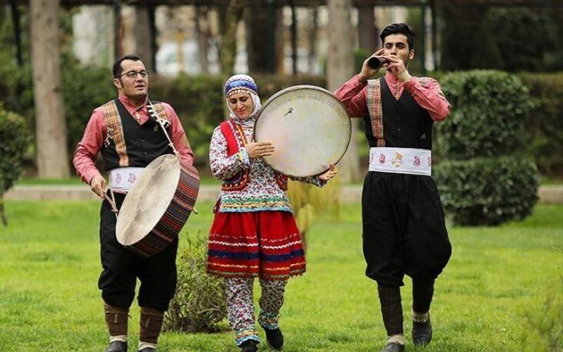 کاروان جذاب نوروزخوانی در خیابان‌های بابلسر