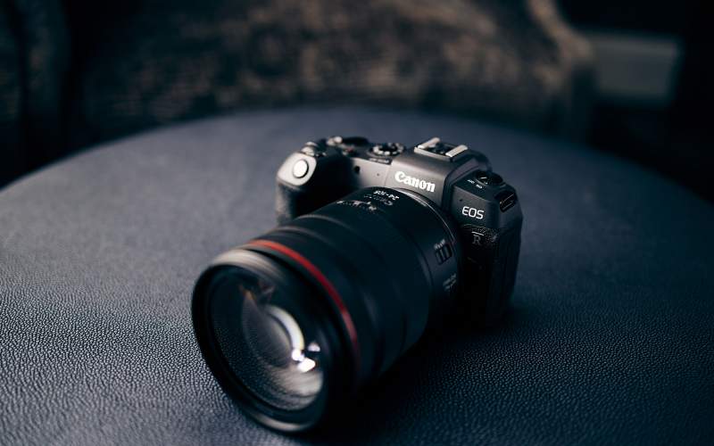 نقد و بررسی دوربین Canon EOS RP : مقرون‌به‌صرفه‌ترین فول فریم بازار یا گزینه‌ای از رده خارج؟