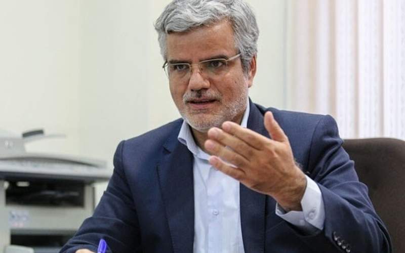 صادقی خطاب به رییس‌جمهوری: آقای پزشکیان! بگویید پایشان را از روی گلوی مردم بردارند