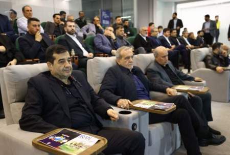 حضور سرزده دکتر پزشکیان در ورزشگاه آزادی