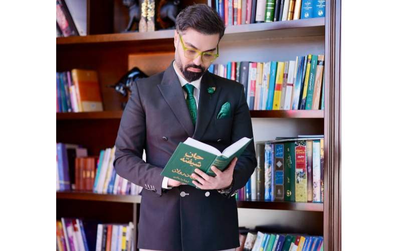 دکتر ماکان آریا پارسا - نویسنده‌ای فراتر از آموزش