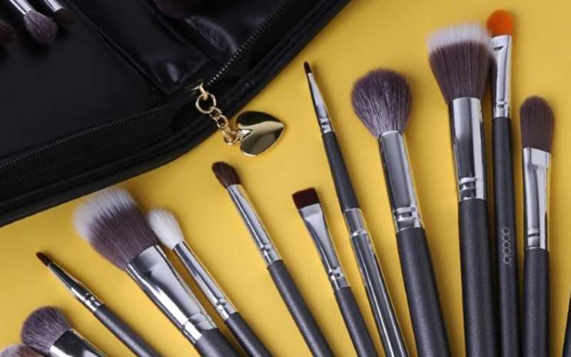 براش‌ های دوکالر: فروش بی‌ سابقه در دنیای آرایش