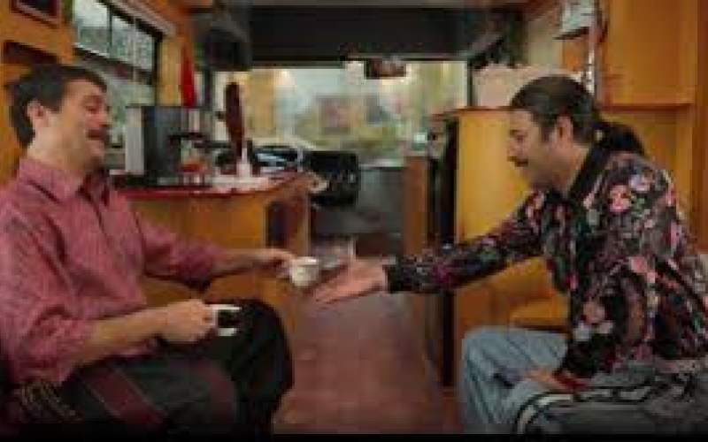 خرس به اتوبوس ارسطو و خانواده نقی حمله کرد