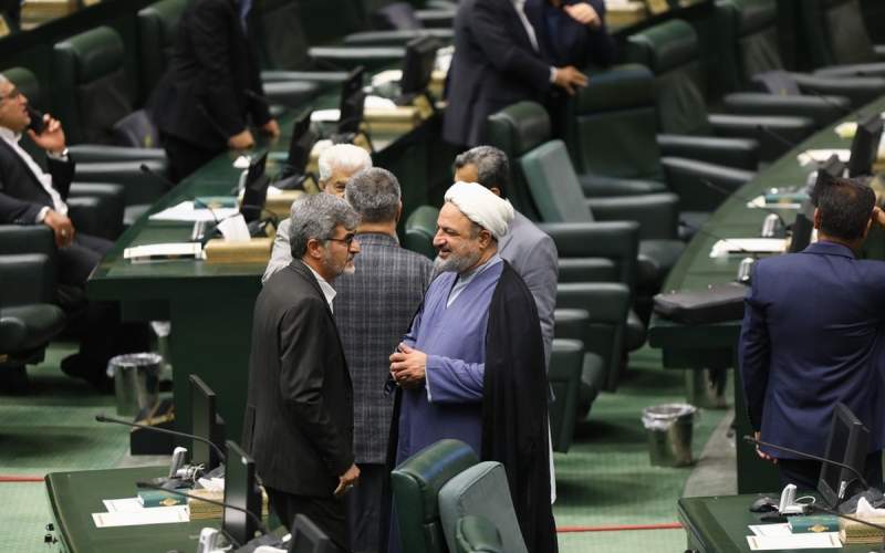 تندرو‌ها ۲۵ درصد دارایی ایران را به باد دادند