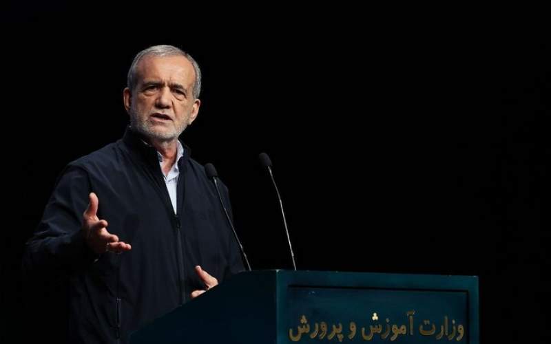 رئیس‌جمهور: آینده کشور را معلمان پرورش می‌دهند