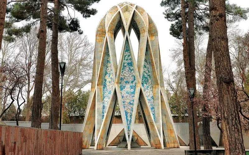 آرامگاه خیام نیشابوری