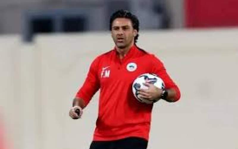 معجزه فرهاد مجیدی با لباس قرمز