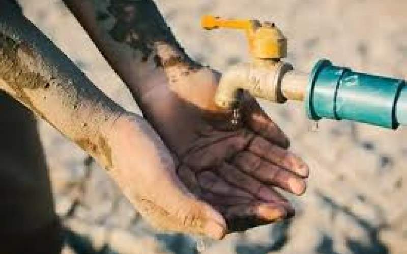 عبور از تابستان سخت با بادبزن و آفتابه