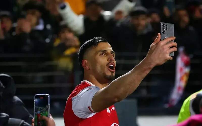 پرسپولیس از علیپور دفاع نکرد، خودش دست به کار شد