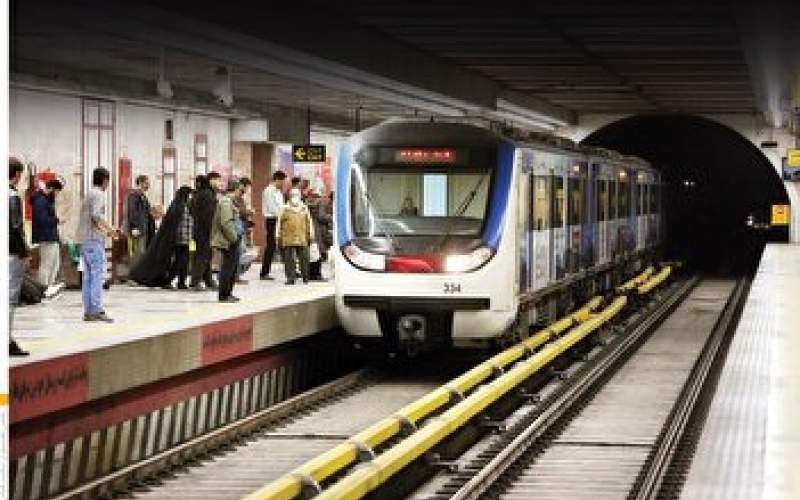 وضعیت عجیب بهداشت مترو میدان ولیعصر