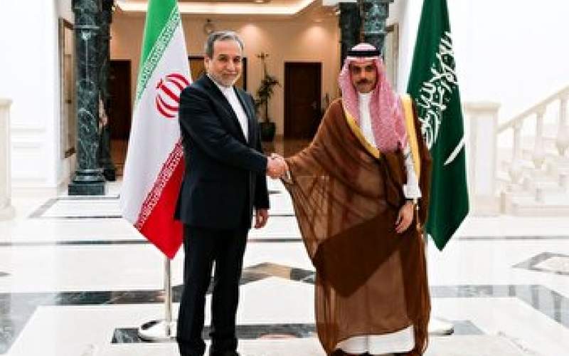دیدار عراقچی با وزیر خارجه عربستان در جده