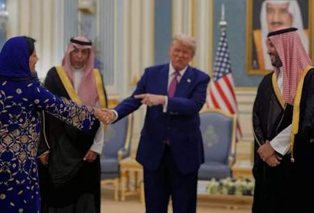 دست‌دادن دیپلمات‌های زن عربستان با ترامپ