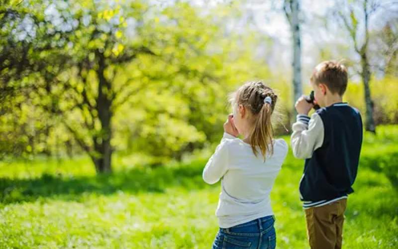 فواید بازی در فضای باز برای کودکان در فصل بهار