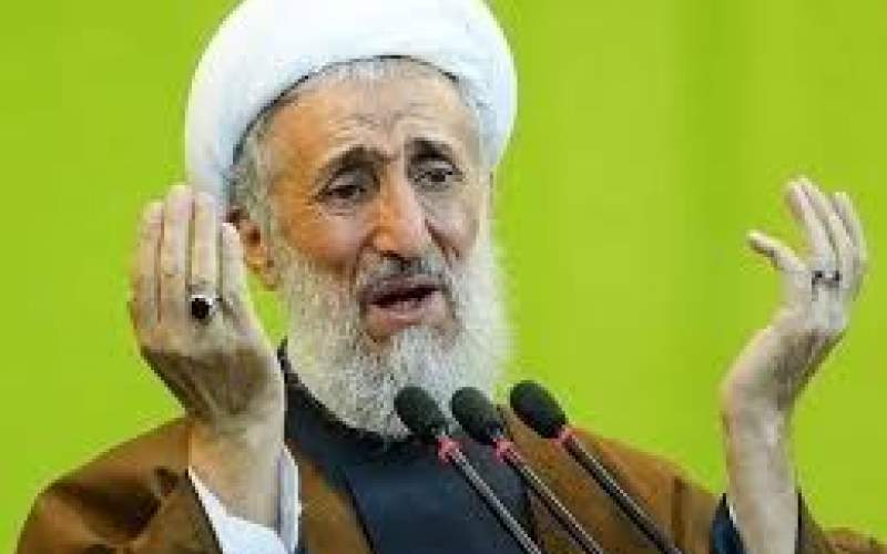 کاظم صدیقی همان موقع که پرونده باغ ازگل افشا شد، به جای آنکه از امامت جمعه و سمت هایش کناربرود، بی صداقتی به خرج داد و آن را توجیه کرد