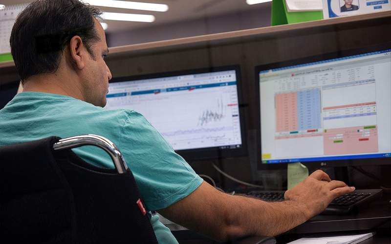 دولت باید اقدامات اعتمادساز برای سرمایه‌گذاران انجام دهد