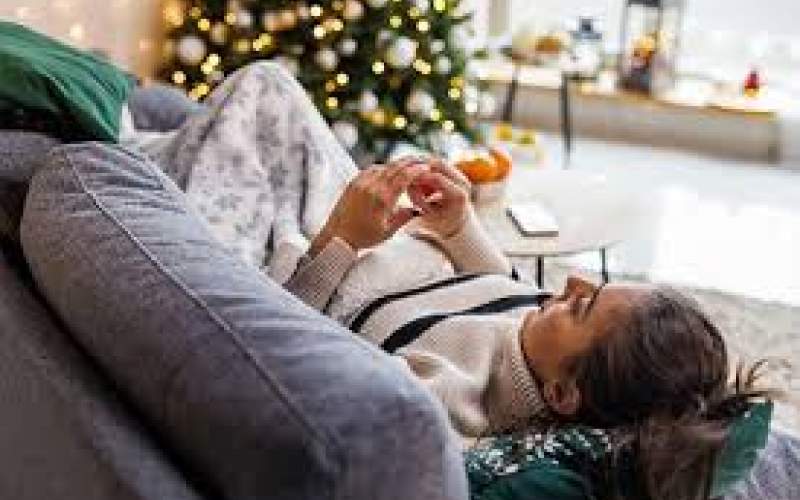 چرا دقیقا موقع تعطیلات بیمار می‌شویم؟