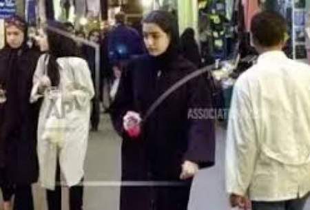 تیپ چند دختر و پسردر بازار تهران سال ۱۳۸۰