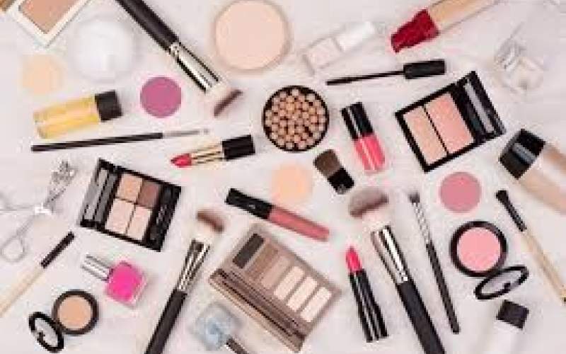 این محصولات آرایشی فاقد مجوز هستند