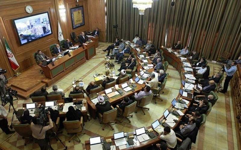 قطع برق هنگام سخنرانی عضو شورای شهر تهران
