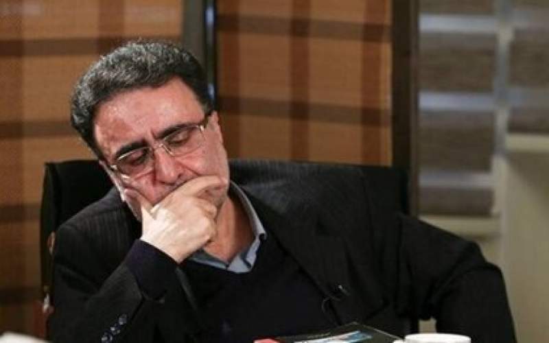 زندانی سیاسی از انتقال با دستبند و پابند و لباس زندان، مصون است