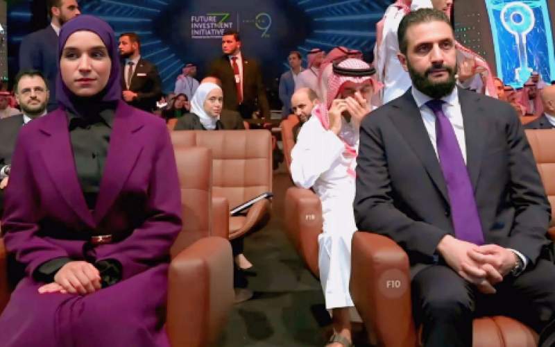 هماهنگی جالب در پوشش الشرع و همسرش در ریاض  