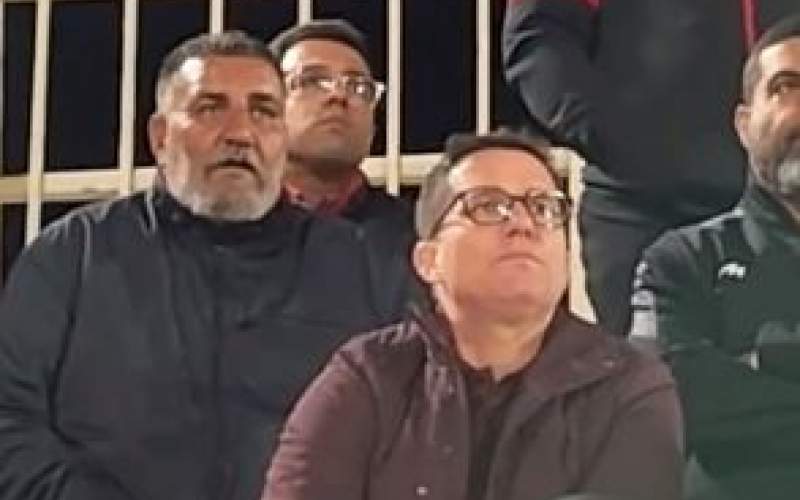 لرزش پا و استرس شدید اوسمار روی سکوها