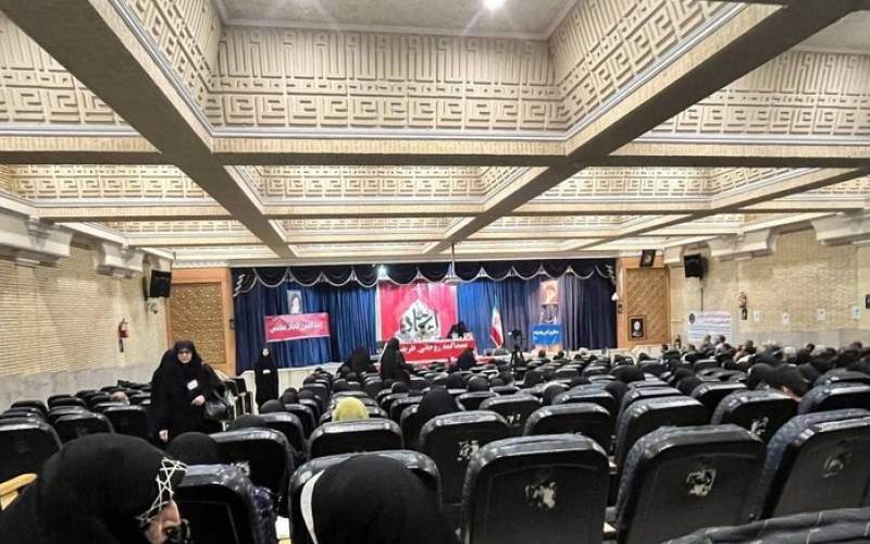 کسانی که مردم را به تجمع برای محاکمه روحانی و ظریف دعوت کردند، خودشان هم نیامدند