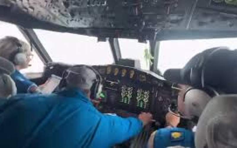 لرزش شدید کابین خلبان در چشم طوفان ملیسا