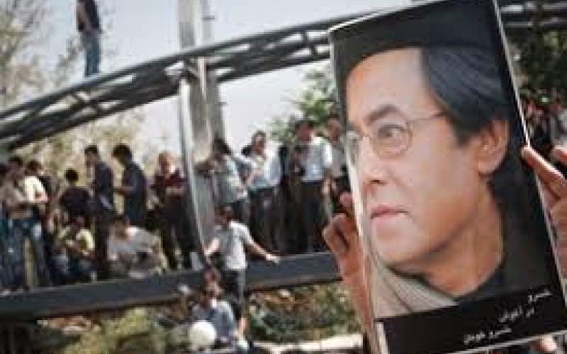 تصاویر زیرخاکی از مراسم تشییع خسرو شکیبایی