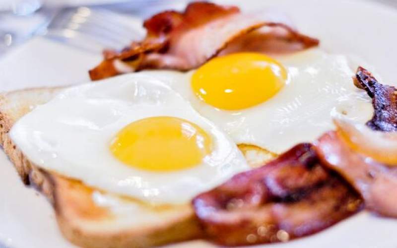 ۴ ویژگی مهم برای یک صبحانه سالم و انرژی‌بخش