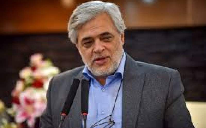 محمد مهاجری: آقای منان رئیسی! باید هم خجالت بکشید