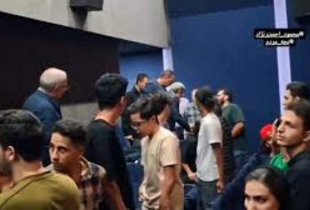 احمدی‌نژاد بعد از مدت‌ها در سینما آفتابی شد  