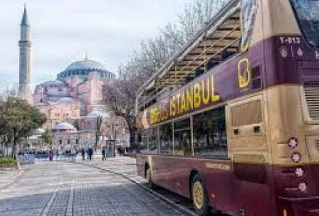 صف عجیب و طولانی اتوبوس در شهر استانبول