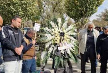 بازیگران در مراسم تشییع همایون ارشادی