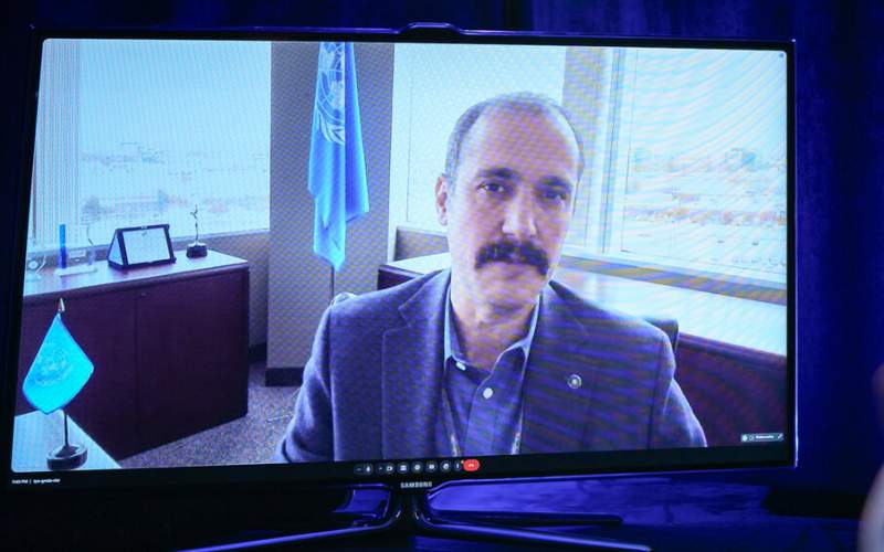 با آب تجدیدناپذیر بادمجان، گوجه و خیار می‌کارند