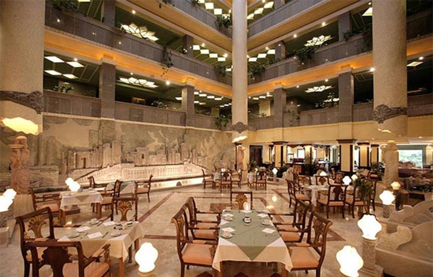 رستوران پاسارگاد هتل داریوش کیش